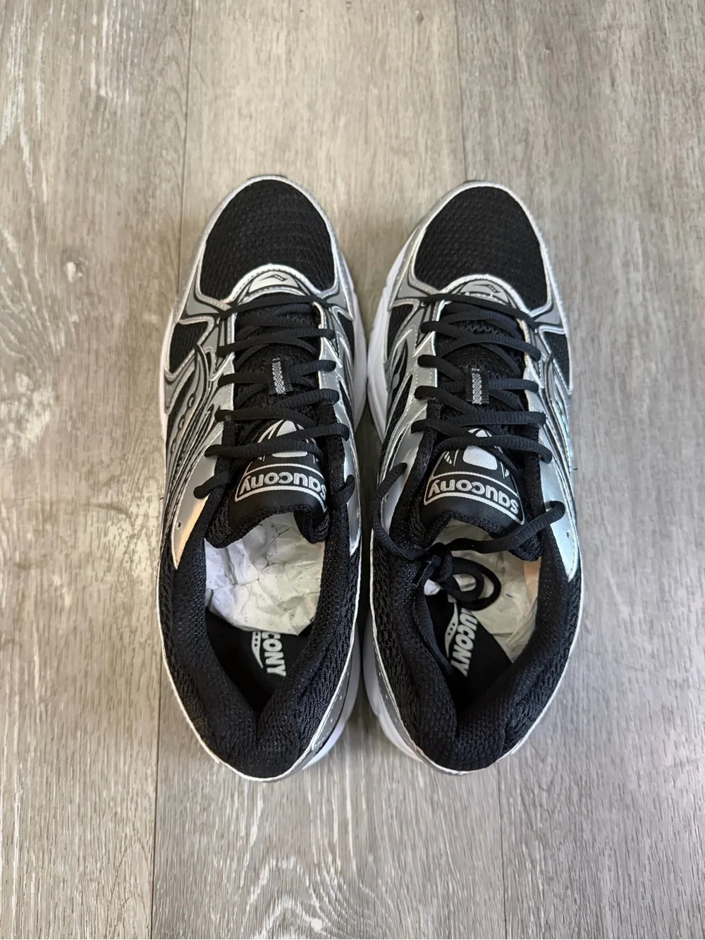 Saucony Men's Black and Silver Athletic Running Shoes